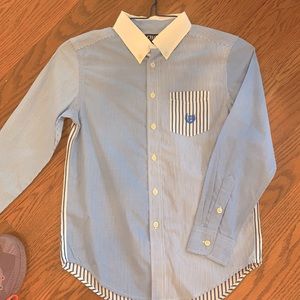 Chaps classic buttoned down shirt for stylish boy.